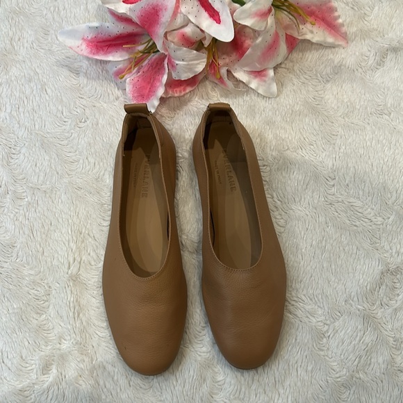 Everlane Italian Leather ‘The Day Glove’ Camel Flats - Picture 2 of 14
